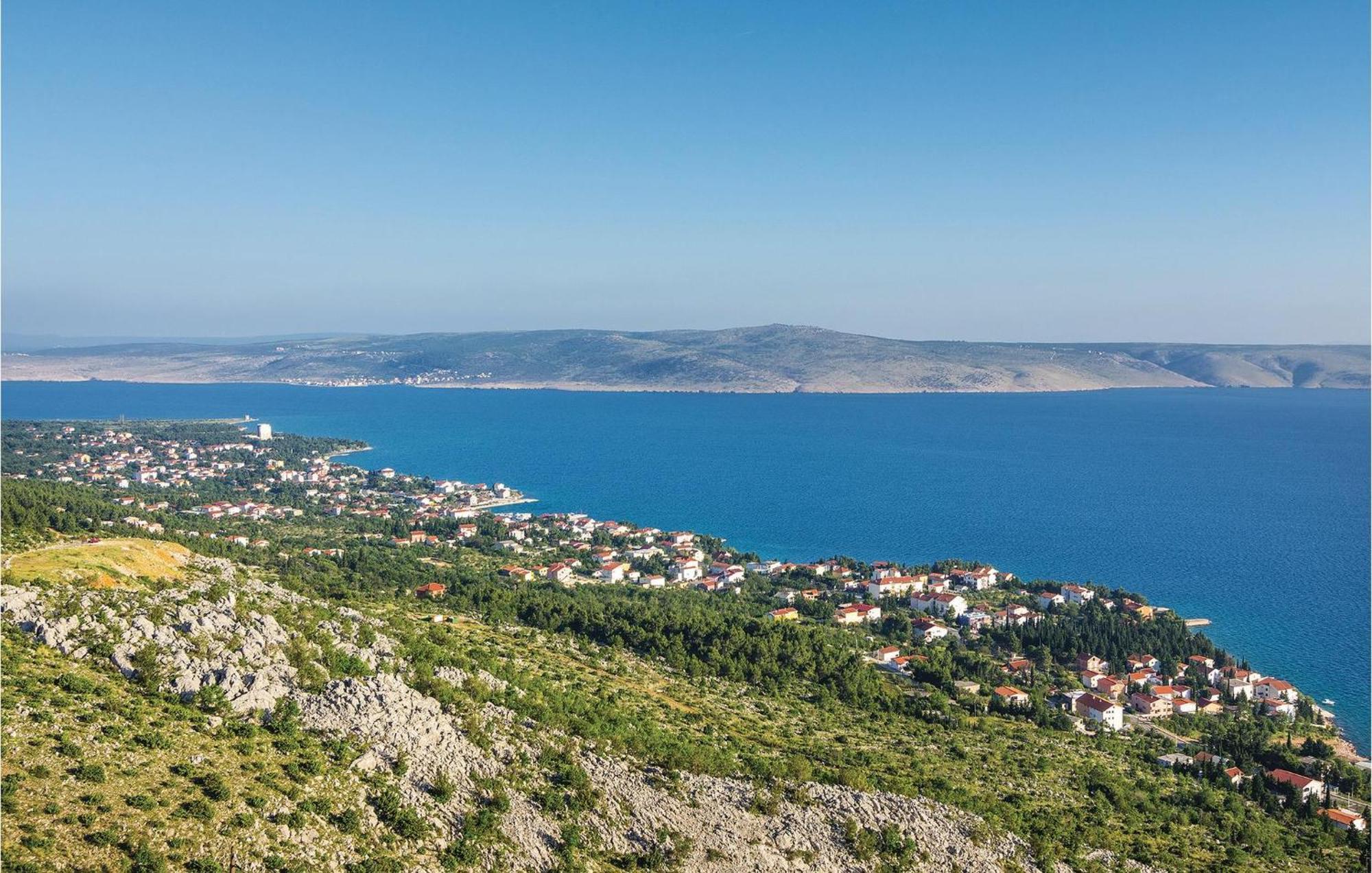2 Bedroom Lovely Apartment In Starigrad Paklenica Exterior foto